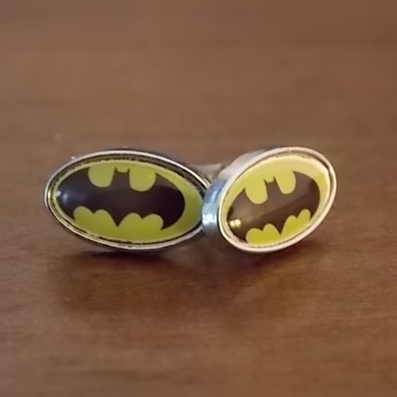 New, Unused, In Original Box Superhero Earrings - Picture 6 of 7